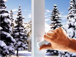 Как помыть окна зимой снаружи при морозе: пошагово, советы